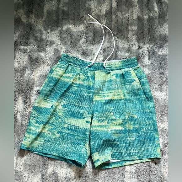 Lululemon Channel Cross Swim Short *7" Size Small - Picture 2 of 8